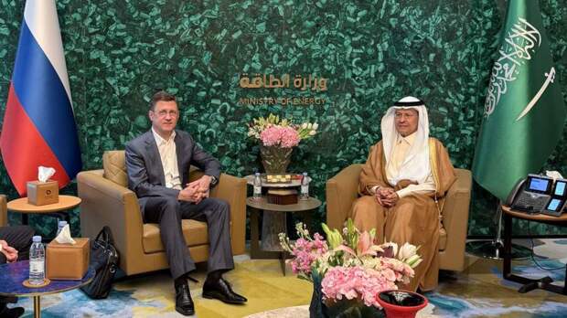 Россия и Саудовская Аравия обсудили ситуацию на нефтяном рынке