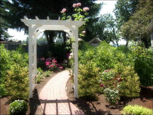 arbor-and-archway-in-garden3-9.jpg