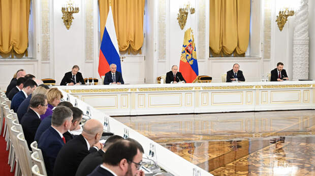 Кадры, ИИ и образование: что обсудили на заседании Госсовета РФ