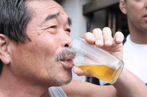 Пить или усохнуть: жидкости, которые можно и нельзя пить при обезвоживании