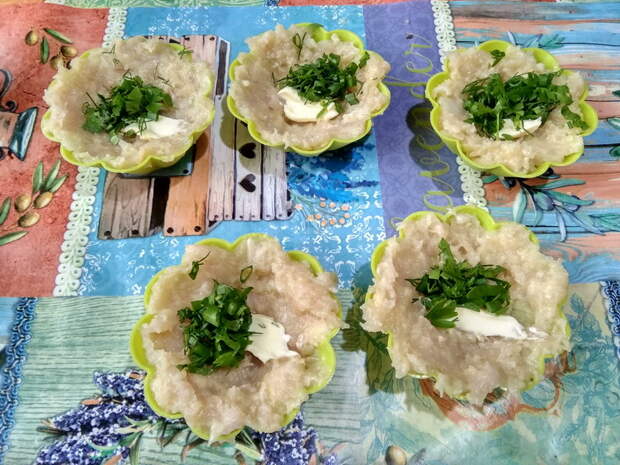 Куриные кексы «по-киевски»