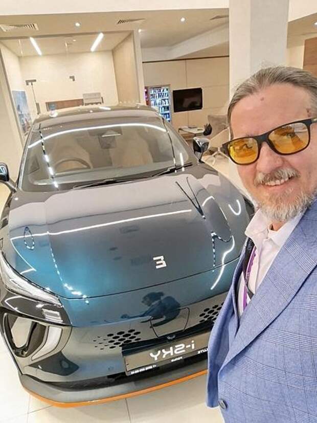 925 тысяч от государства, бесплатная парковка и ноль за бензин: почему сейчас — время для российского электромобиля