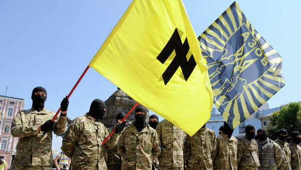 Бойцы батальона “Азов” на Украине, архивное фото