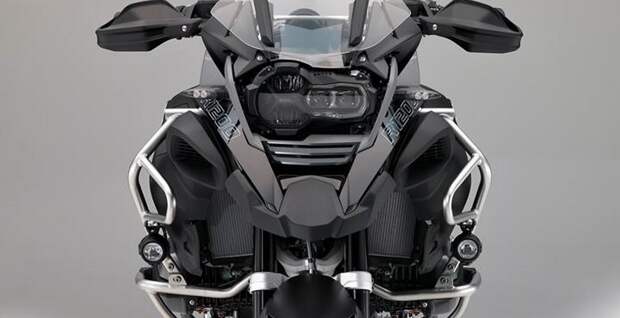 Компания BMW объявила о выпуске турэндуро R1200GS Adventure Triple Black 2017