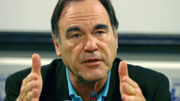 "Вы, русские, должны гордиться": одной фразы Оливера Стоуна хватает, чтобы остановить травлю России