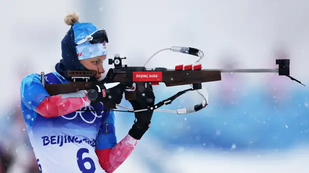 Погоня за медалью: биатлонистка Резцова борется в гонке преследования за первый подиум Игр в карьере