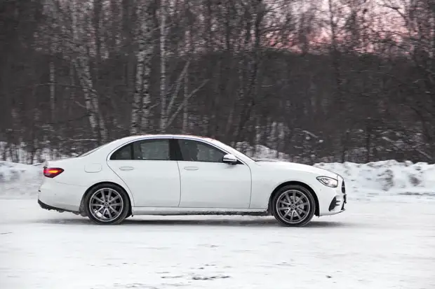 Audi A6 против Mercedes-Benz E-class: что показало сравнение двух седанов