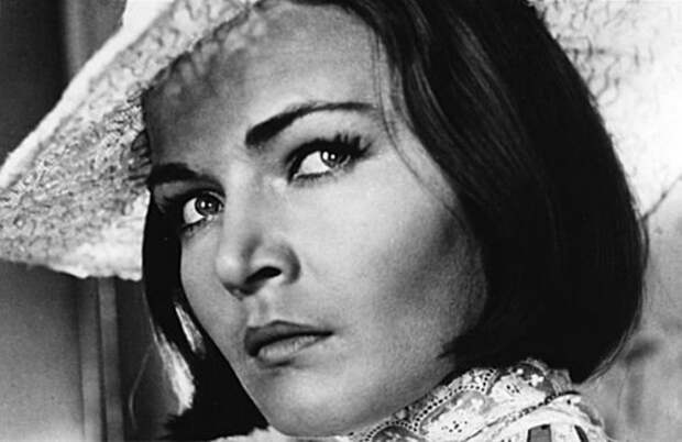 Людмила Чурсина в фильме *Любовь Яровая*, 1970 | Фото: kino-teatr.ru