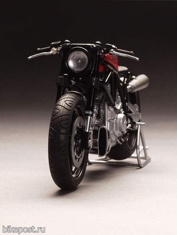 Кастом Ducati Flat Red