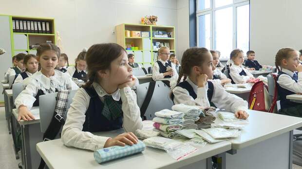 В Нижнекамске школьники собрали 300 комплектов сухого душа для участников СВО