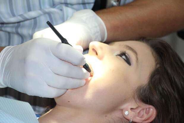 Около 50% британских стоматологов разорвали контакты с госучреждениями