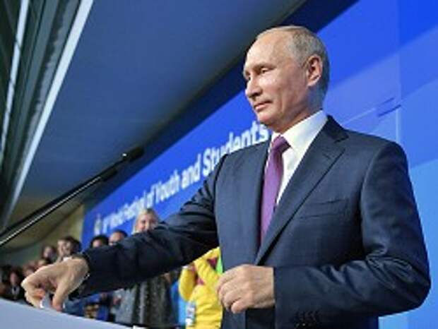 Путин заявил о намерении вернуть в Россию состоявшихся ученых