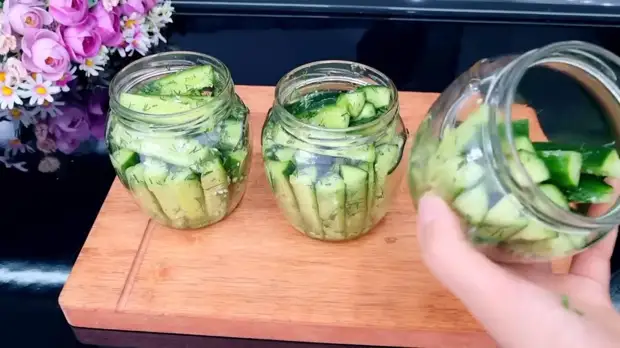Разлетаются мгновенно! Самый простой и вкусный рецепт малосольных огурчиков