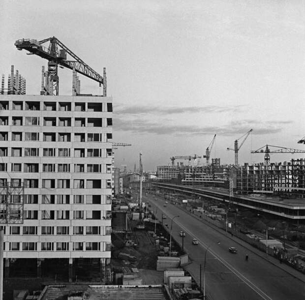 Проспект строительство. Москва проспект Калинина 1966. В Москве прорубают проспект Калинина, ныне новый Арбат, 1963 год. Стройка проспекта Калинина. Новый Арбат 1963.