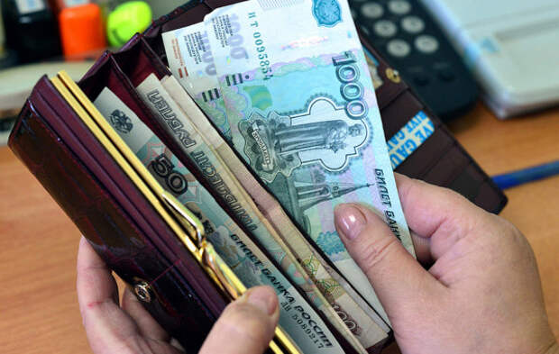 Зарплата бюджетников Севастополя вырастет на 4,5%