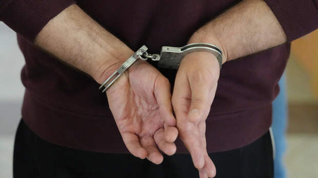 Камчатский суд арестовал бывшего мэра за взятки на более 14 млн руб.