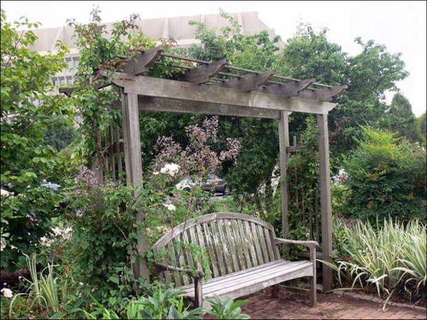 arbor-and-archway-in-garden3-12.jpg