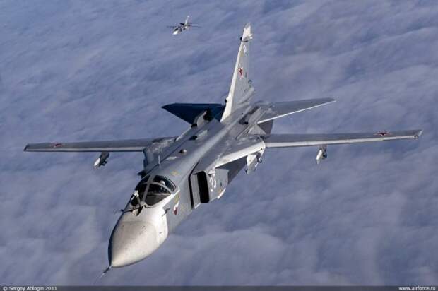 Россияне и американцы бурно отреагировали на кадры полета Су-24 у эсминца Donald Cook...