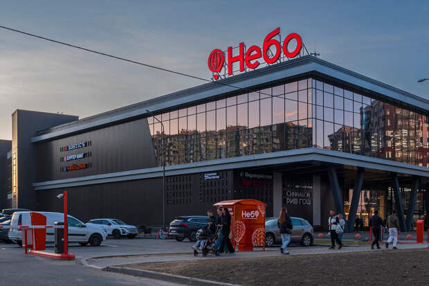 Петербургские ТЦ неожиданно ушли в плюс: открытий по площади стало больше, чем закрытий