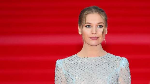 Улетевшая в отпуск Асмус показала своего спутника