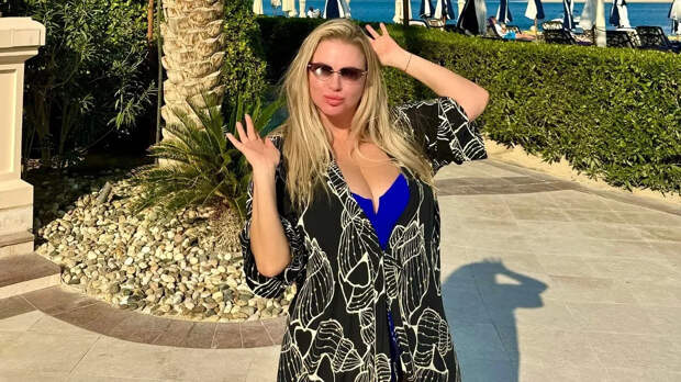 Роман длиною в годы: Анна Семенович «несколько лет» в отношениях, но почему без замужества