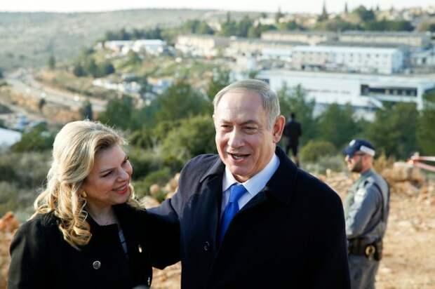 Биньямин Нетаньяху и Сара Бен-Арци. / Фото: www.newsweek.com