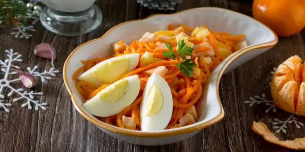 Как приготовить салат с корейской морковью и курицей