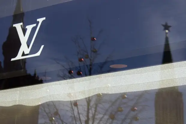 Бриллиантовые V и Z: вокруг западного бренда разгорелся скандал