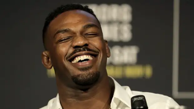 Экс-чемпион UFC Джонс пообещал бросить пить