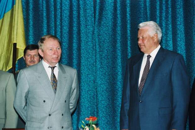 Независимая Украина в 1990-е годы Леонид Кравчук победил на первых выборах президента Украины.-6