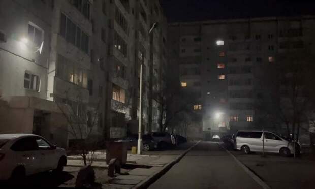Мужчина выбросил из окна двух сестер 9 и 14 лет: девочки погибли