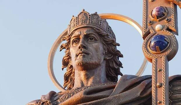 Афиша Крыма в выходные: мода народов Крыма, слёт романтиков и Крещение князя Владимира