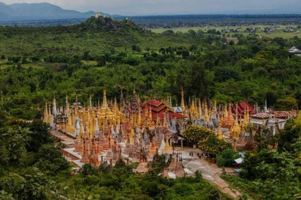 Долина более тысячи пагод ждет тех, кто решится на захватывающее путешествие по озеру Инле (деревня Индейн, Мьянма). | Фото: tourisminmyanmar.com.mm. Долина более тысячи пагод ждет тех, кто решится на захватывающее путешествие по озеру Инле (деревня Индейн, Мьянма). | Фото: tourisminmyanmar.com.mm.