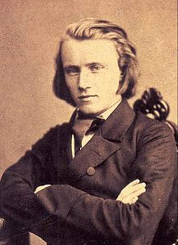 https://upload.wikimedia.org/wikipedia/commons/thumb/1/11/Johannes_Brahms_1853.jpg/220px-Johannes_Brahms_1853.jpg