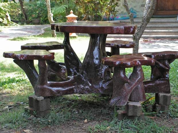 Садовая уличная мебель из дерева — корни, стволы и необычная фактура.