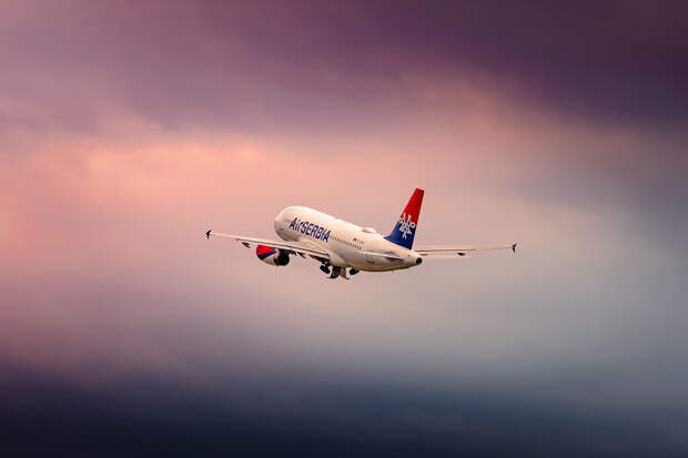 Рейс из Белграда в Санкт-Петербург третий день не может добраться до Пулково