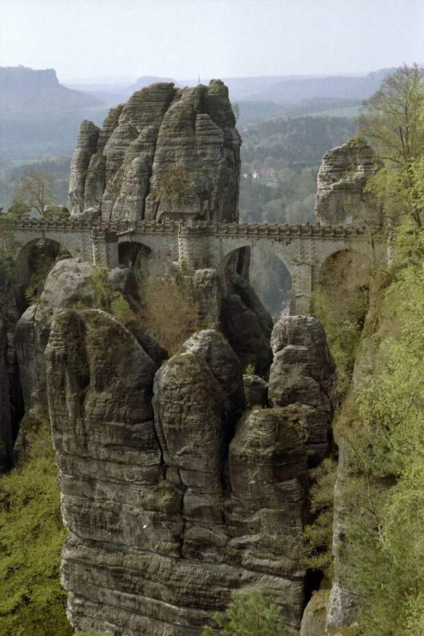 Бастай каменный бастион Саксонии Bastei01 Бастай каменный бастион Саксонии