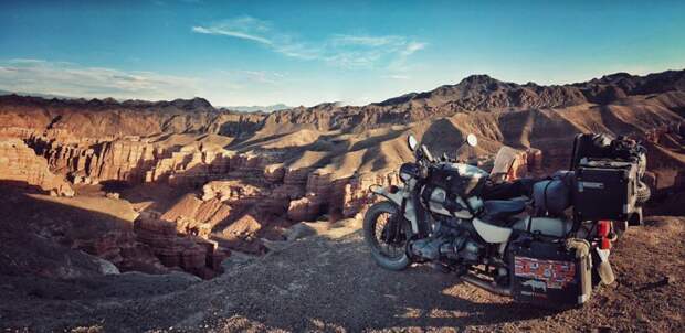 Чарынский каньон, Казахстан монголия, мотоцикл, мотоцикл с коляской, мотоцикл урал, путешественники, путешествие, средняя азия, туризм