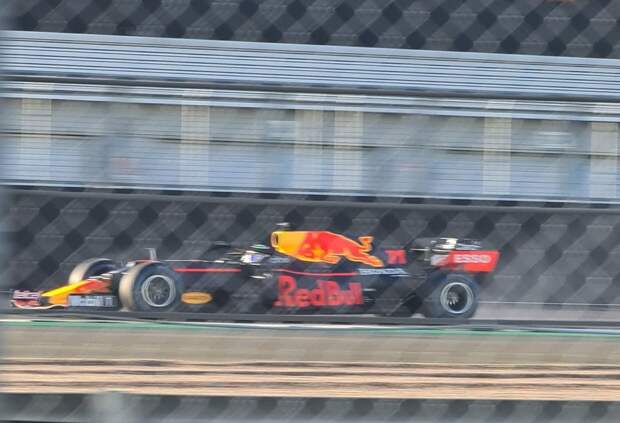 Появилось шпионское фото новой машины Red Bull Racing