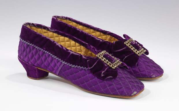 Будуарные туфельки, США, 1865-85. (с) из коллекции музея Метрополитен (Нью-Йорк)