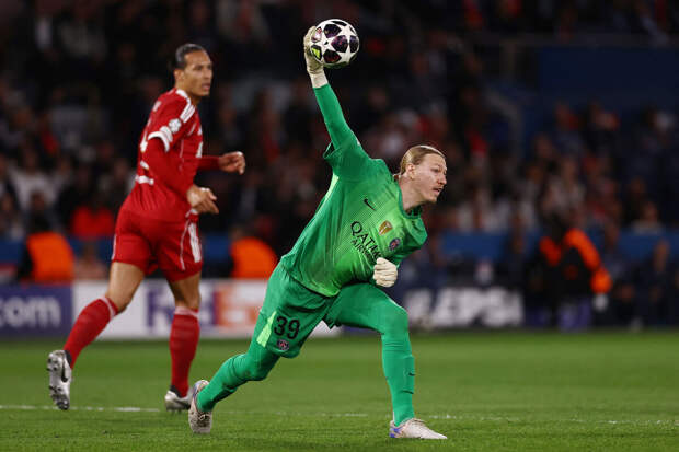 Тренер Кафанов: матч с "Ливерпулем" стал лучшим в карьере Сафонова