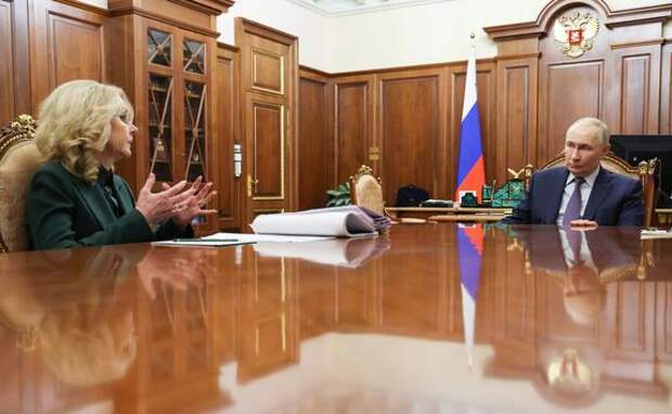Путин на встрече с Голиковой: у здравоохранения - главное место в соцполитике РФ