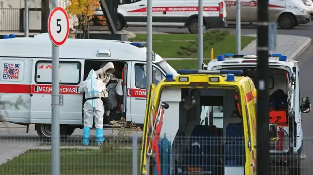 В России за сутки скончались 1069 пациентов с коронавирусом