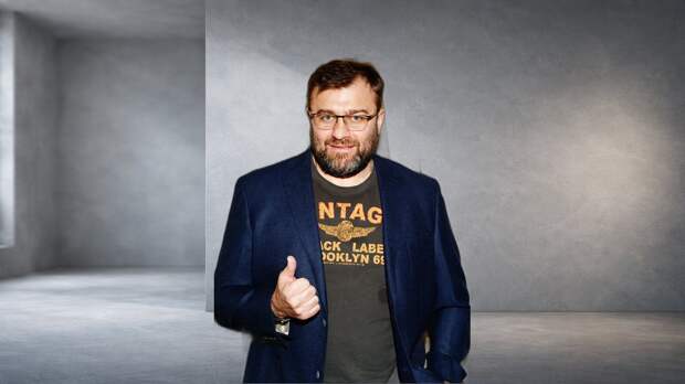 Тайны прошлого и удар судьбы: как 57-летний Михаил Пореченков пережил внебрачного сына, развод и трагедию младшей дочери, но обрел многодетное счастье