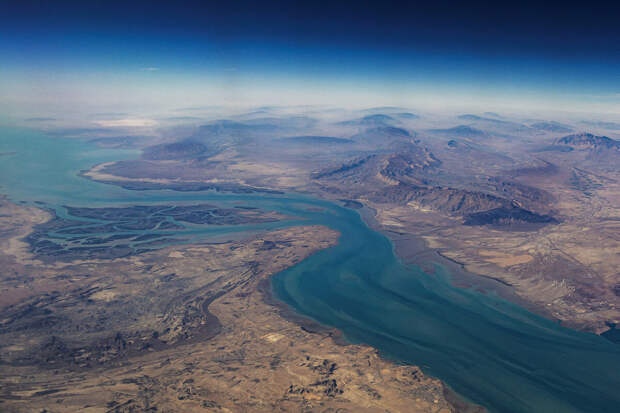 Азизи: Ормузский пролив может быть открыт только с разрешения Ирана