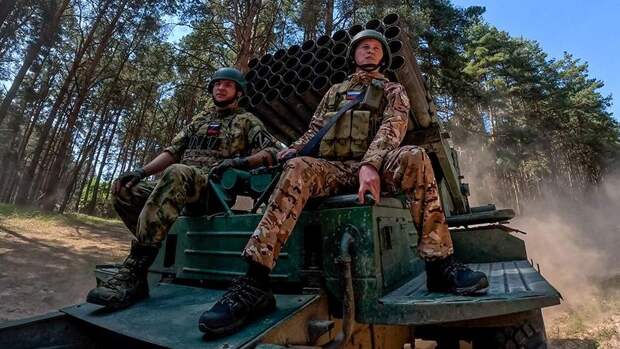 Российская армия освободила Уманское и приготовилась взять боевиков в клещи