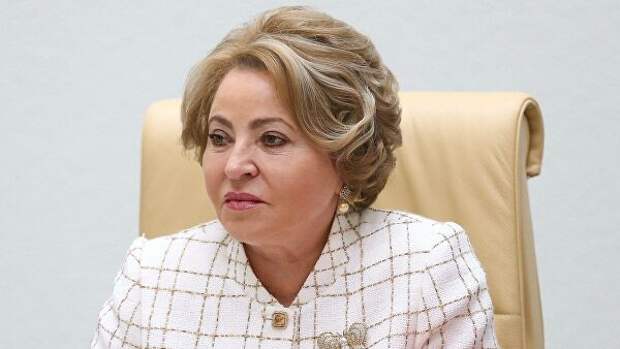 Председатель Совета Федерации РФ Валентина Матвиенко на заседании Совета Федерации РФ Председатель Совета Федерации РФ Валентина Матвиенко на заседании Совета Федерации РФ