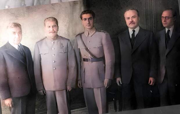 Шаха Ирана в большую политику ввел без преувеличения Сталин ﻿