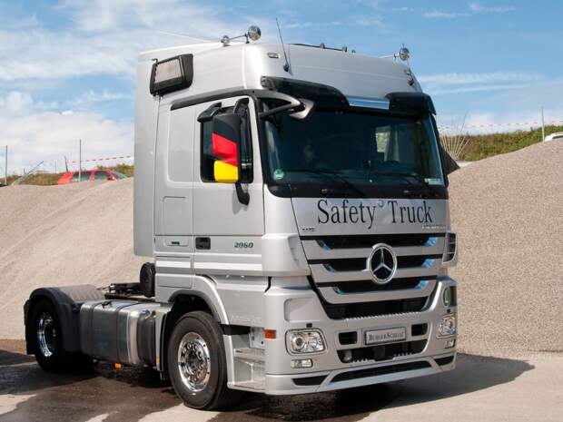 4776271_mercedes-actros_3