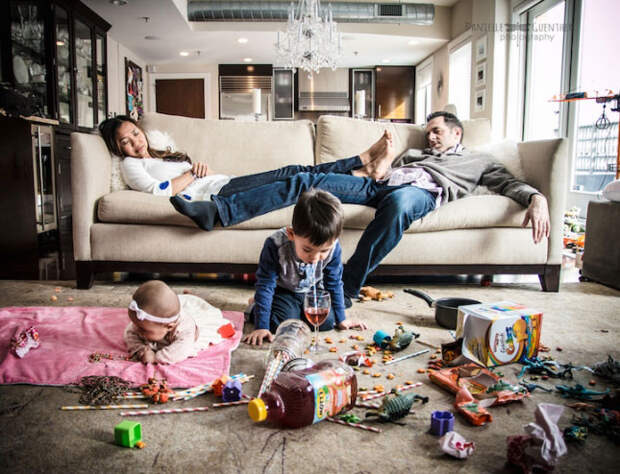 Забавный фотопроект о семейных трудностях и радостях воспитания детей